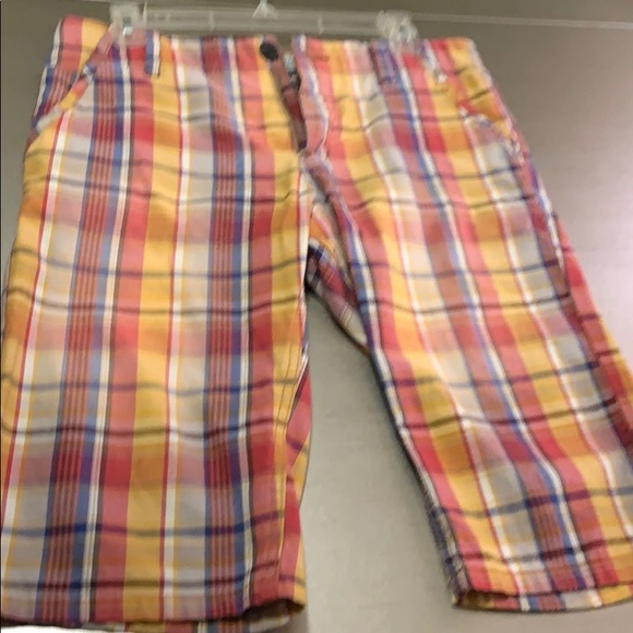 Boys short - Picture 2 of 4